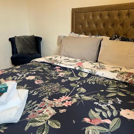 Hotel Grand Bleu - London - Next To Piccadilly Line Tube Station & Brand New Facilities Exterior foto